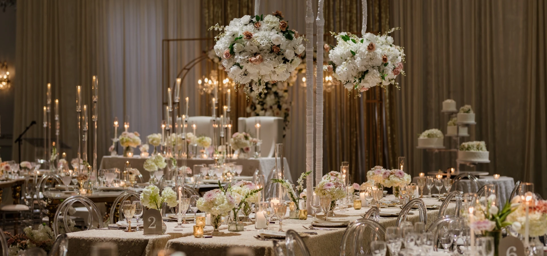 Elegant wedding reception table setting